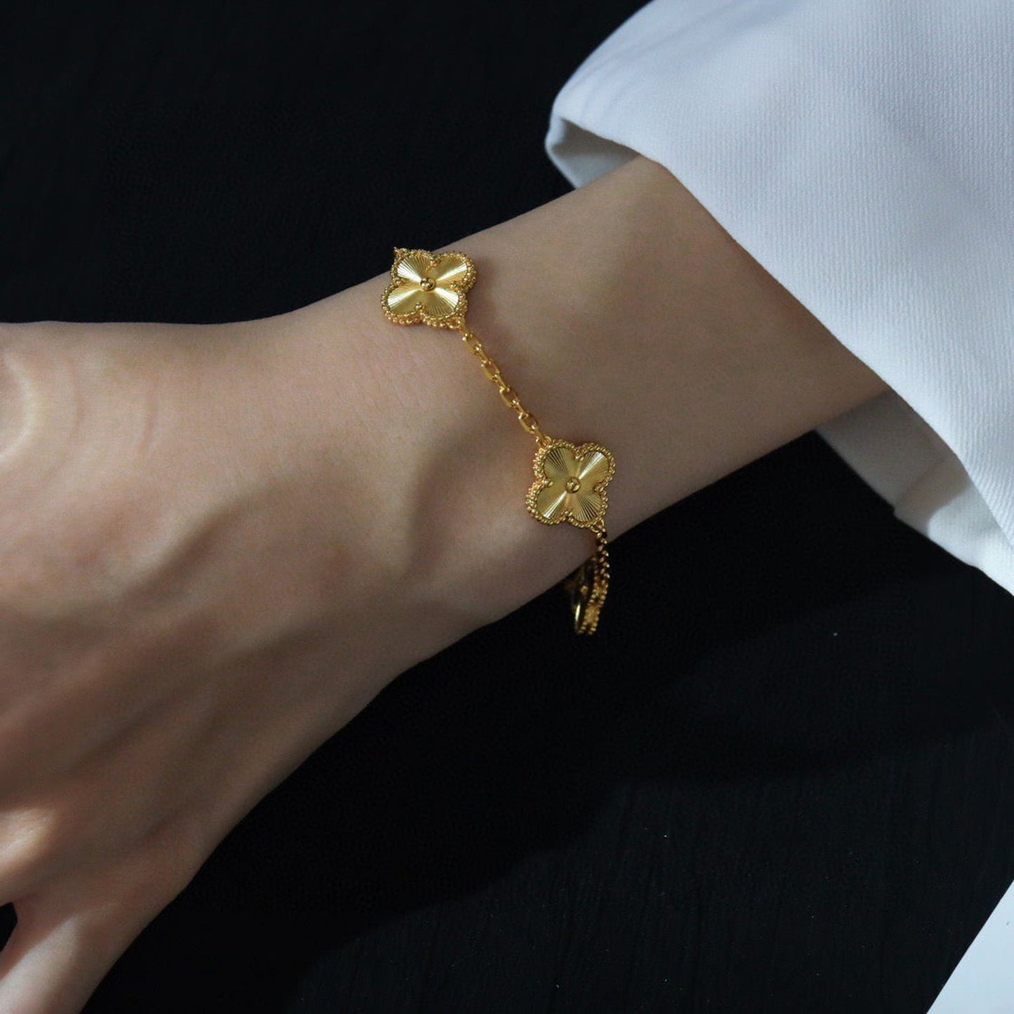 [Amore] CLOVER 5 MOTIF LASER BRACELET COLLECTION