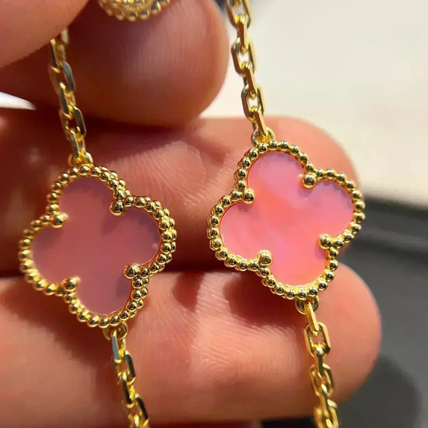 [Amore] CLOVER 5 MOTIFS  PINK MOP BRACELET COLLECTION