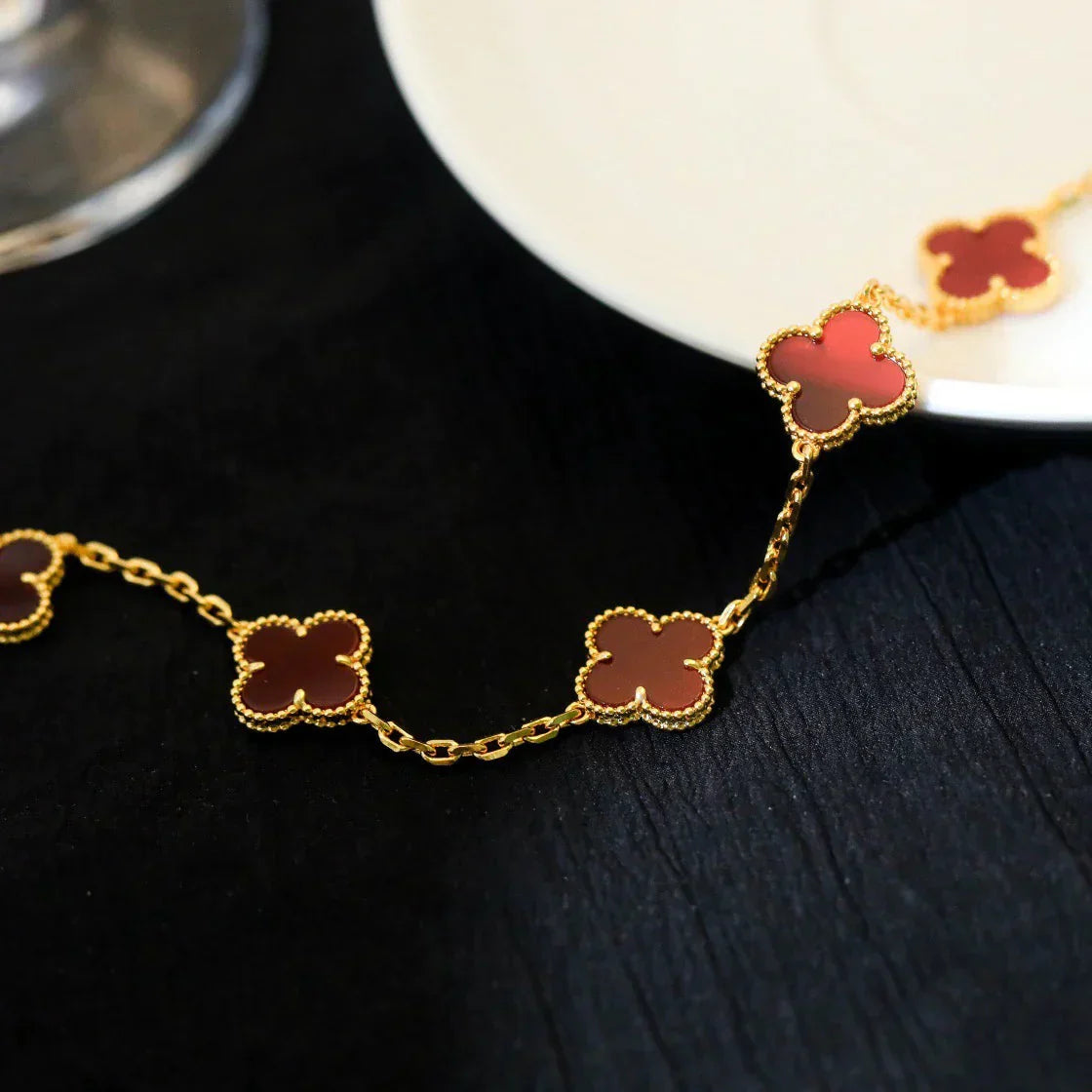 [Amore] CLOVER 5 MOTIF RED CORNELIAN BRACELET COLLECTION
