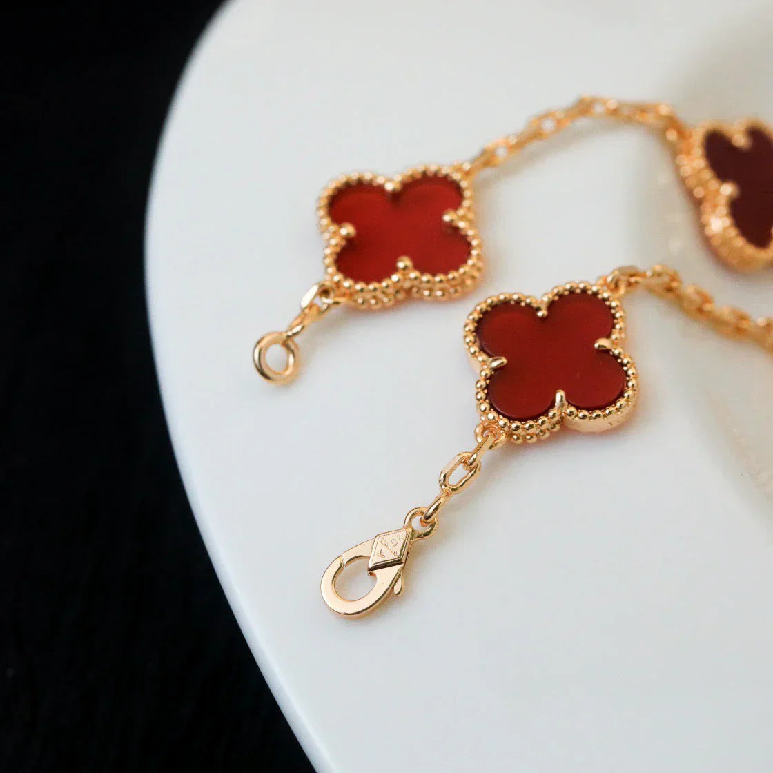 [Amore] CLOVER 5 MOTIF RED CORNELIAN BRACELET COLLECTION