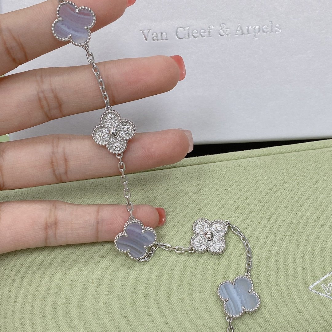 [Amore] CLOVER 5 MOTIF PURPLE CHALCEDONY BRACELET COLLECTION