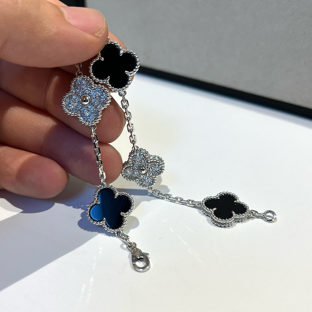 [Amore] CLOVER 5 MOTIF ONYXS BRACELET COLLECTION