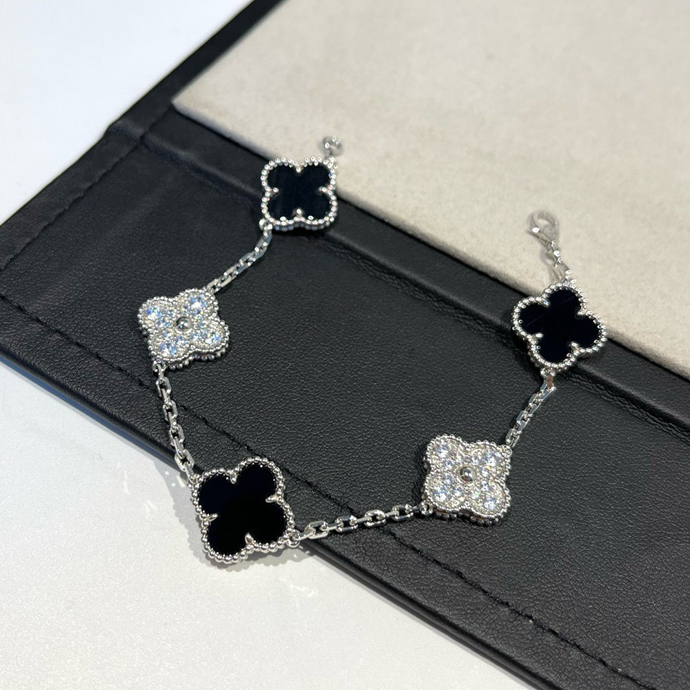 [Amore] CLOVER 5 MOTIF ONYXS BRACELET COLLECTION