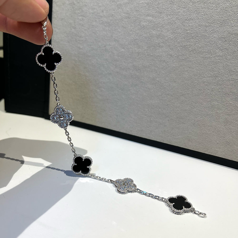 [Amore] CLOVER 5 MOTIF ONYXS BRACELET COLLECTION