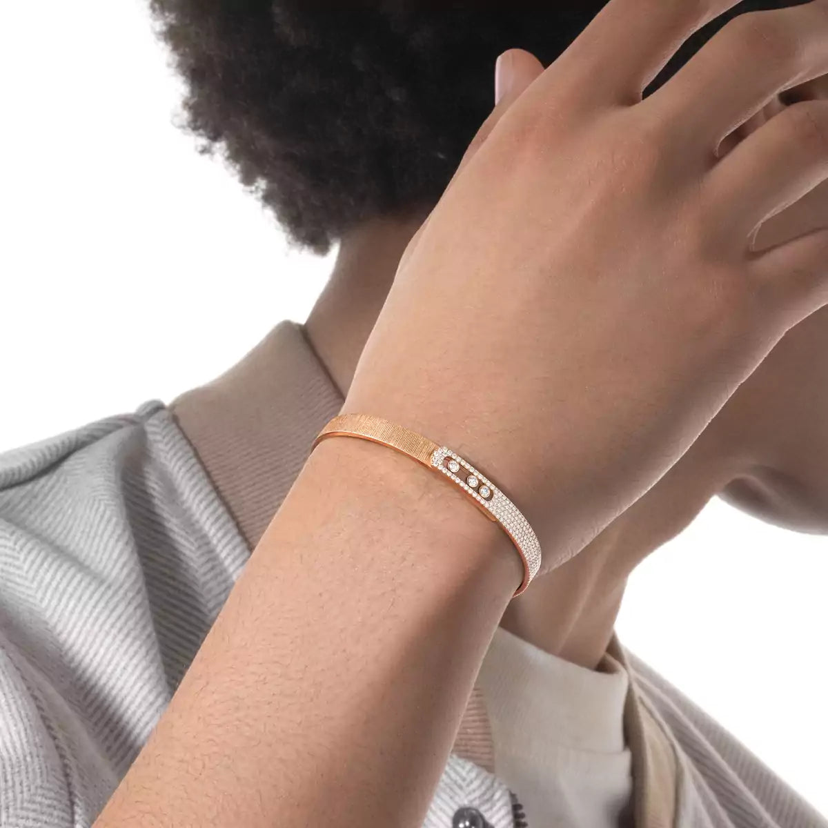[Amore]Move Noa Ciselé half pavé bangle