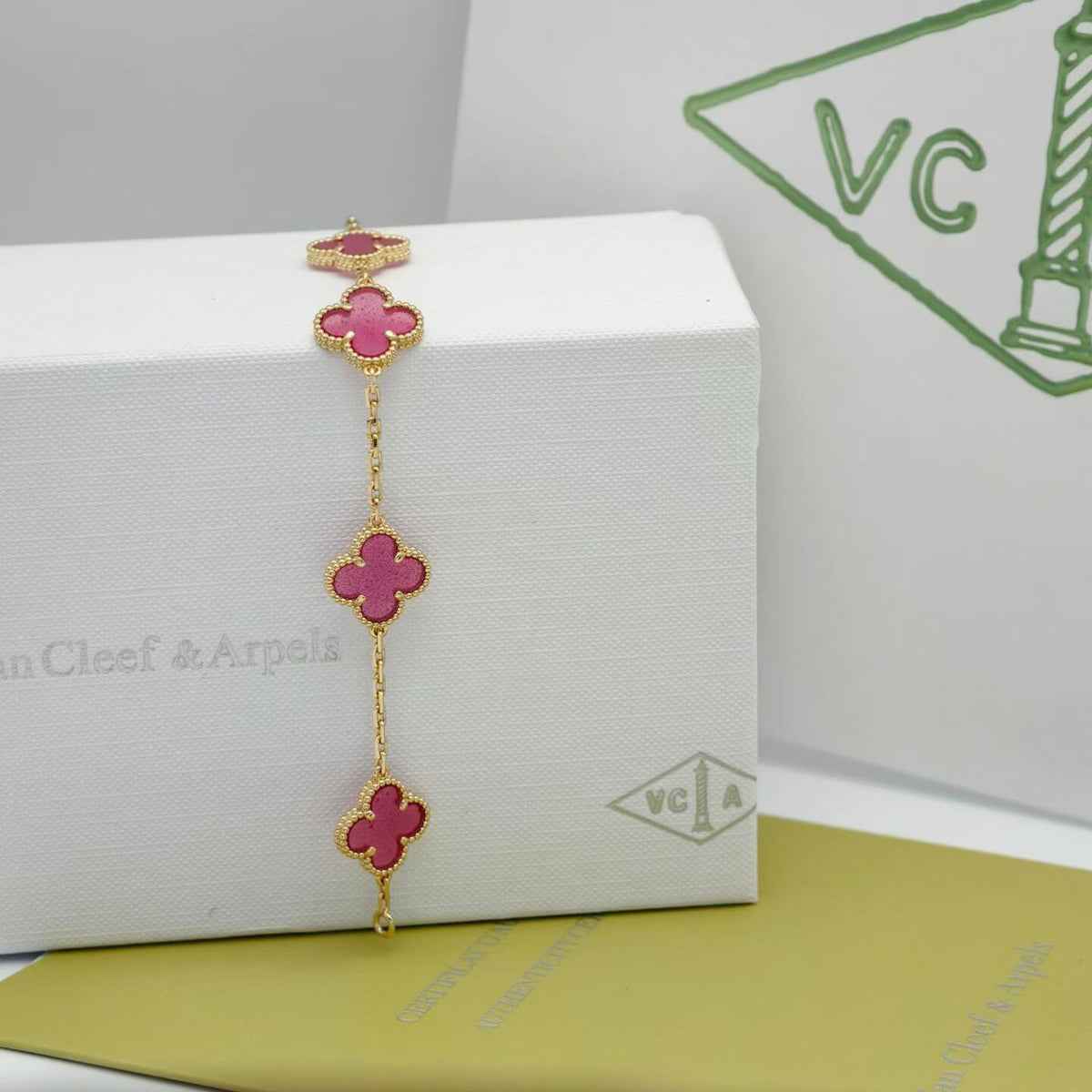 [Amore]NEW CLOVER 5 MOTIFS PINK ENAMEL BRACELET