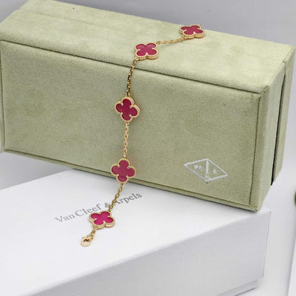 [Amore]NEW CLOVER 5 MOTIFS PINK ENAMEL BRACELET