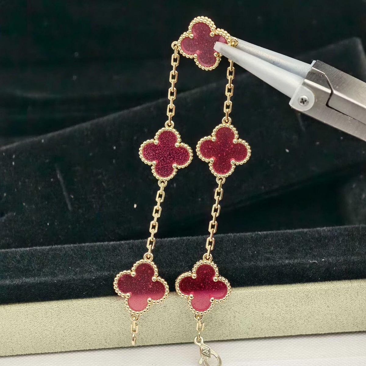 [Amore]NEW CLOVER 5 MOTIFS PINK ENAMEL BRACELET
