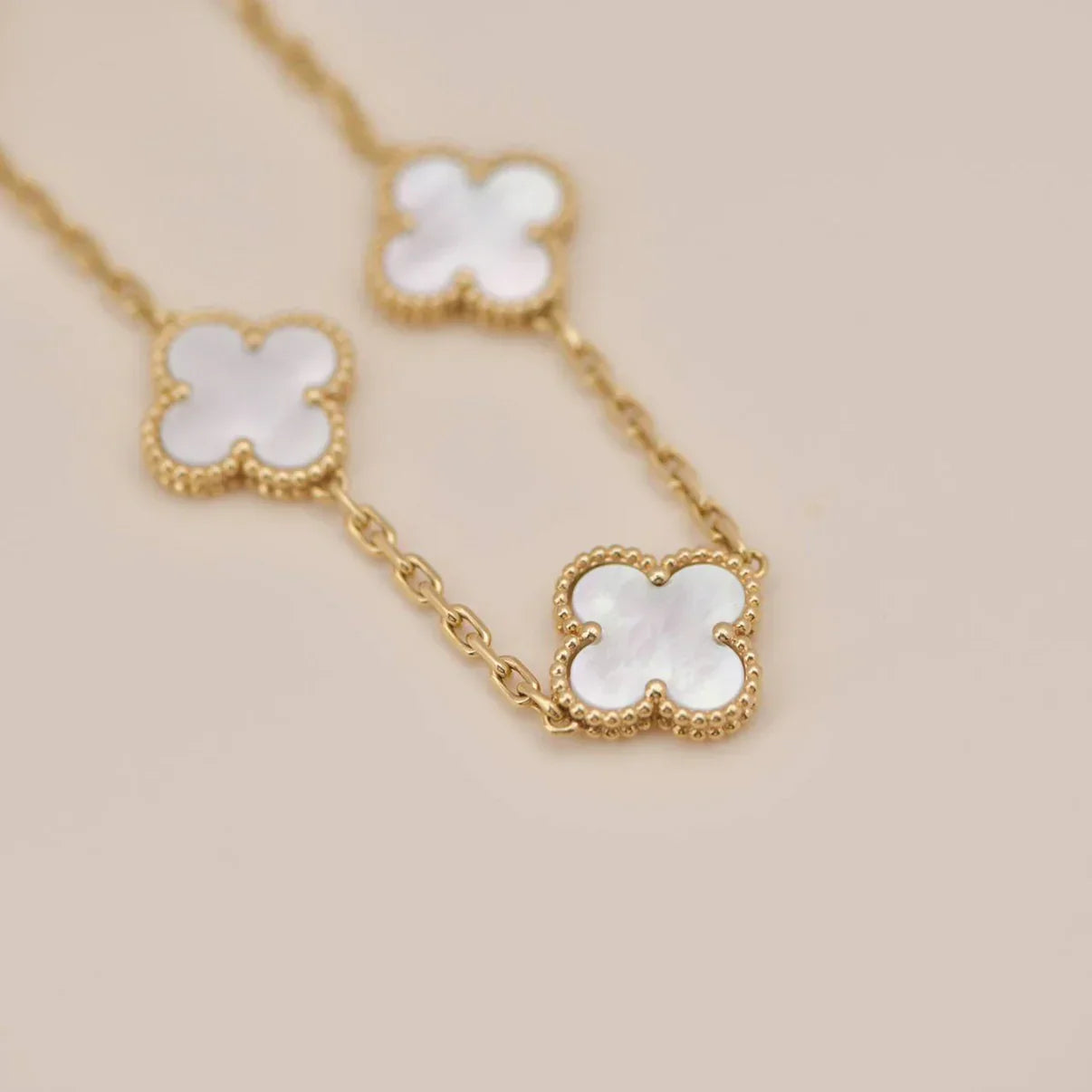 [Amore]CLOVER WHITE PEARL MOP 5 MOTIF BRACELET COLLECTION