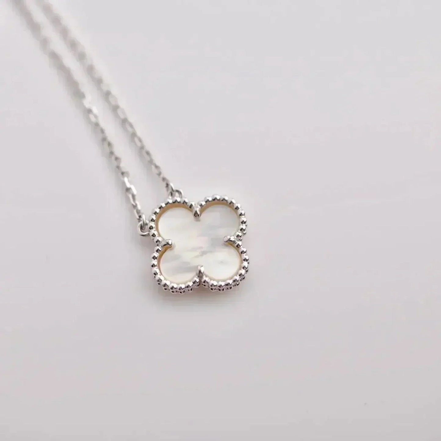 [Amore]CLOVER  15MM WHITE MOTHER-OF-PEARL SILVER