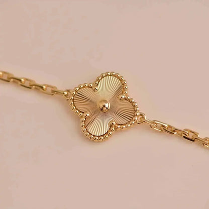[Amore] CLOVER 5 MOTIF LASER BRACELET COLLECTION