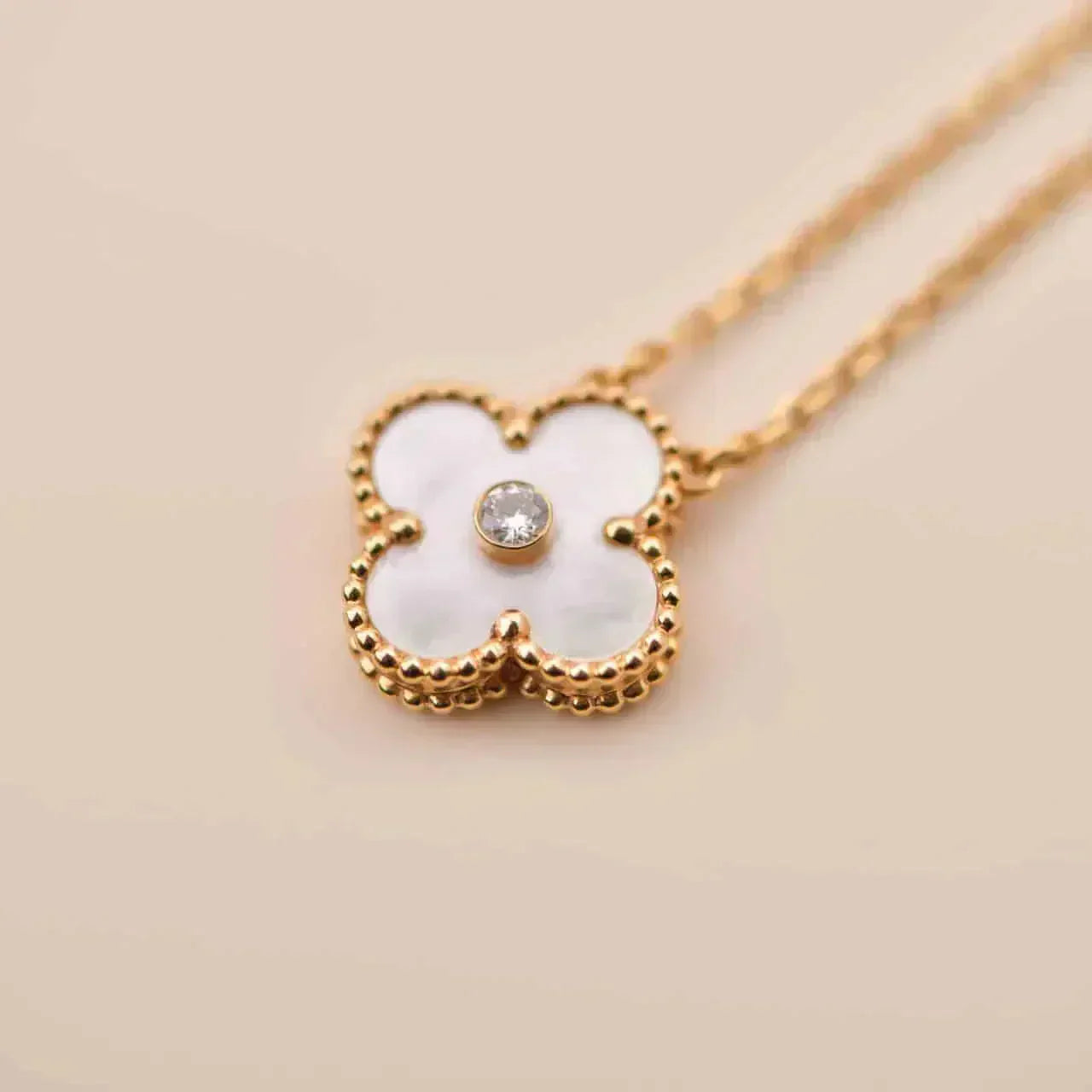 [Amore]CLOVER 15MM DIAMOND WHITE FRITILLARIA NECKLACE