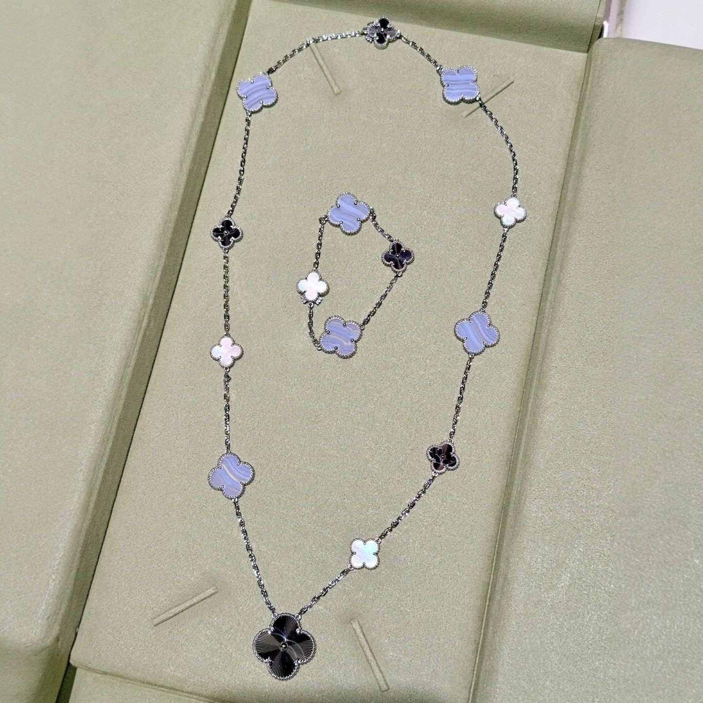 [Amore]DETACHABLE CLOVER 15(11+4) FLOWER SILVER NECKLACE SET