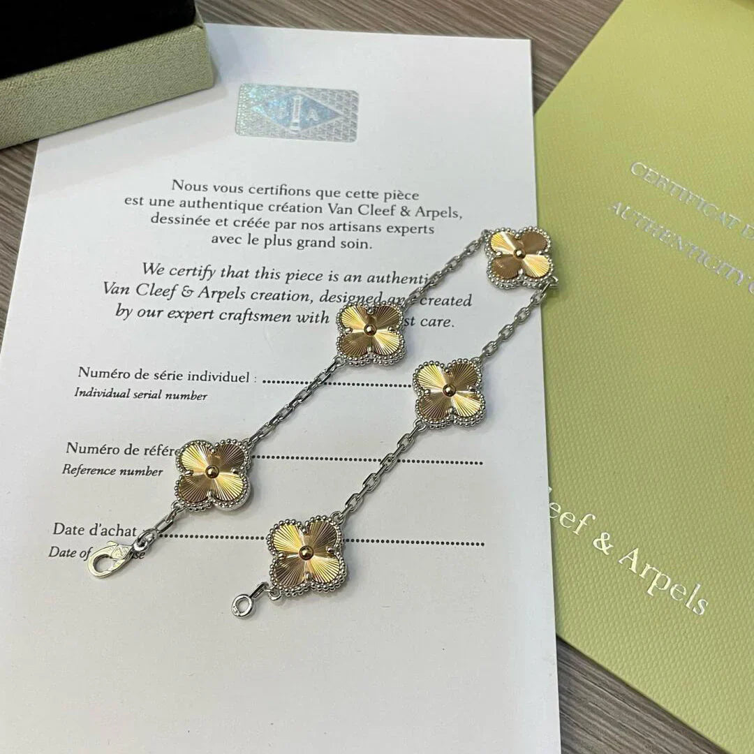 [Amore] CLOVER 5 MOTIF LASER BRACELET COLLECTION