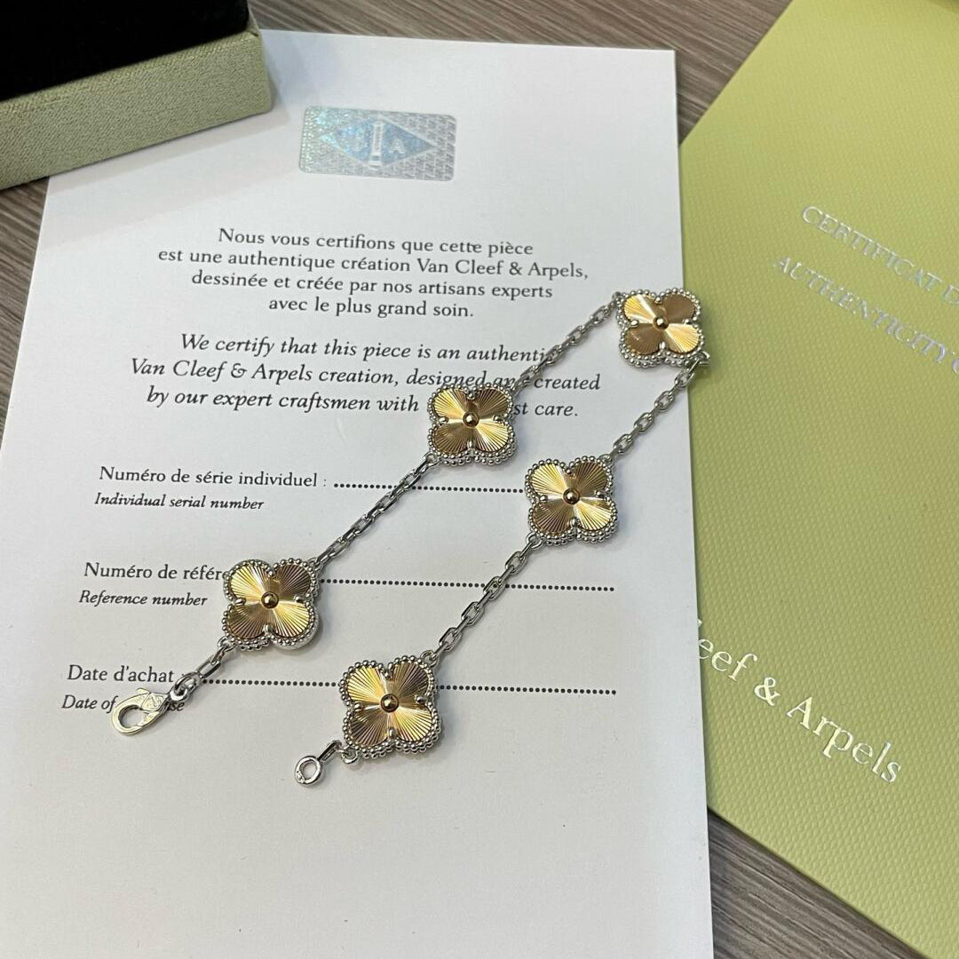 [Amore]CLOVER  5 MOTIFS  CHRISTMAS LIMITED EDITION BRACELET