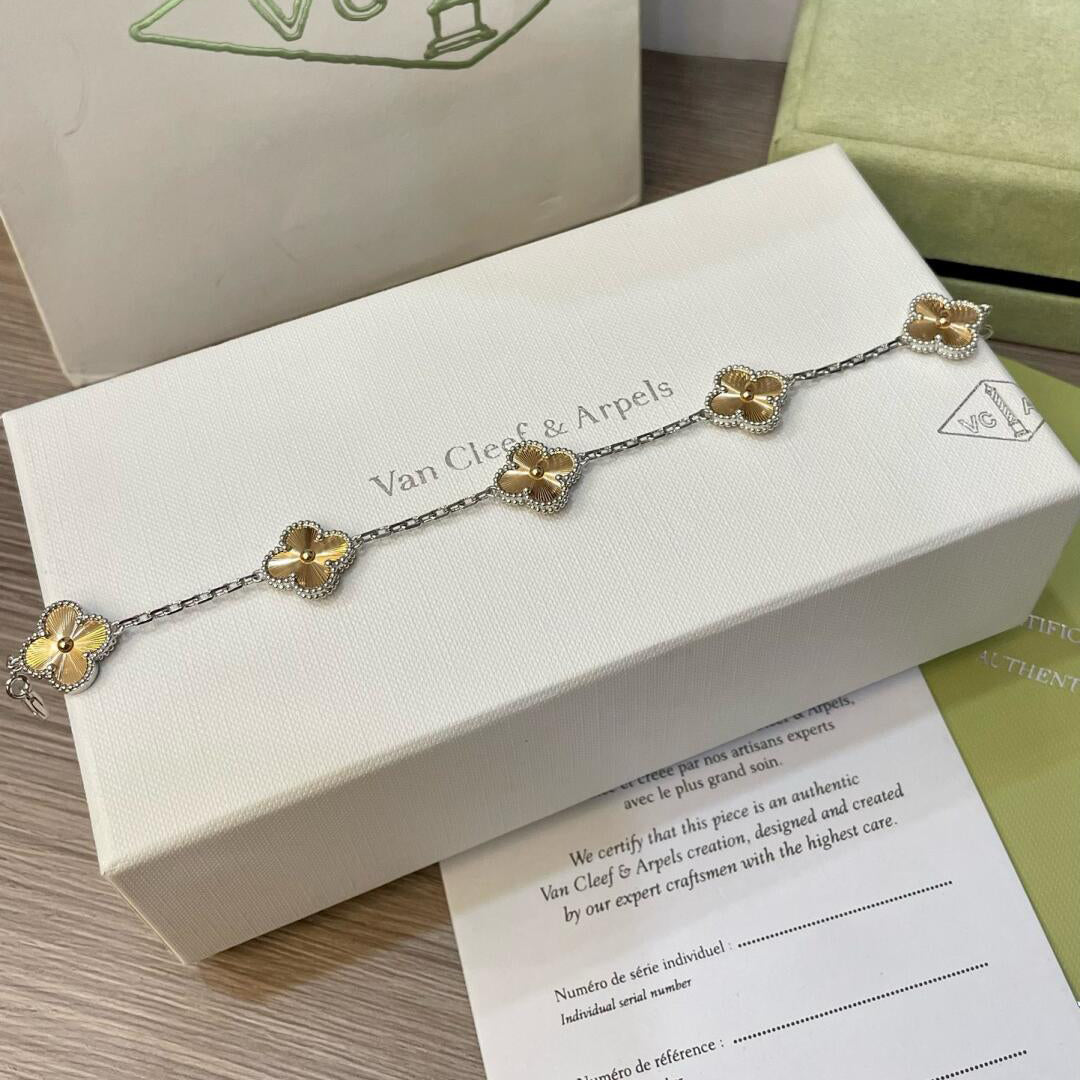 [Amore]CLOVER  5 MOTIFS  CHRISTMAS LIMITED EDITION BRACELET