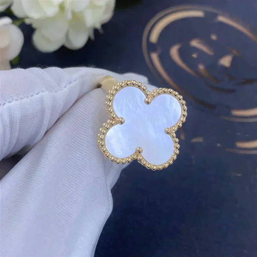 [Amore]CLOVER WHITE MOP RING