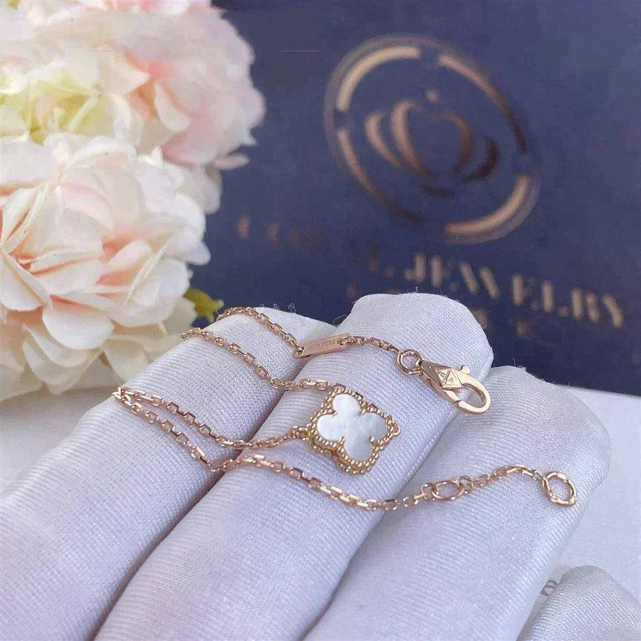[Amore]CLOVER WHITE MOP SINGLE FLOWER BRACELET