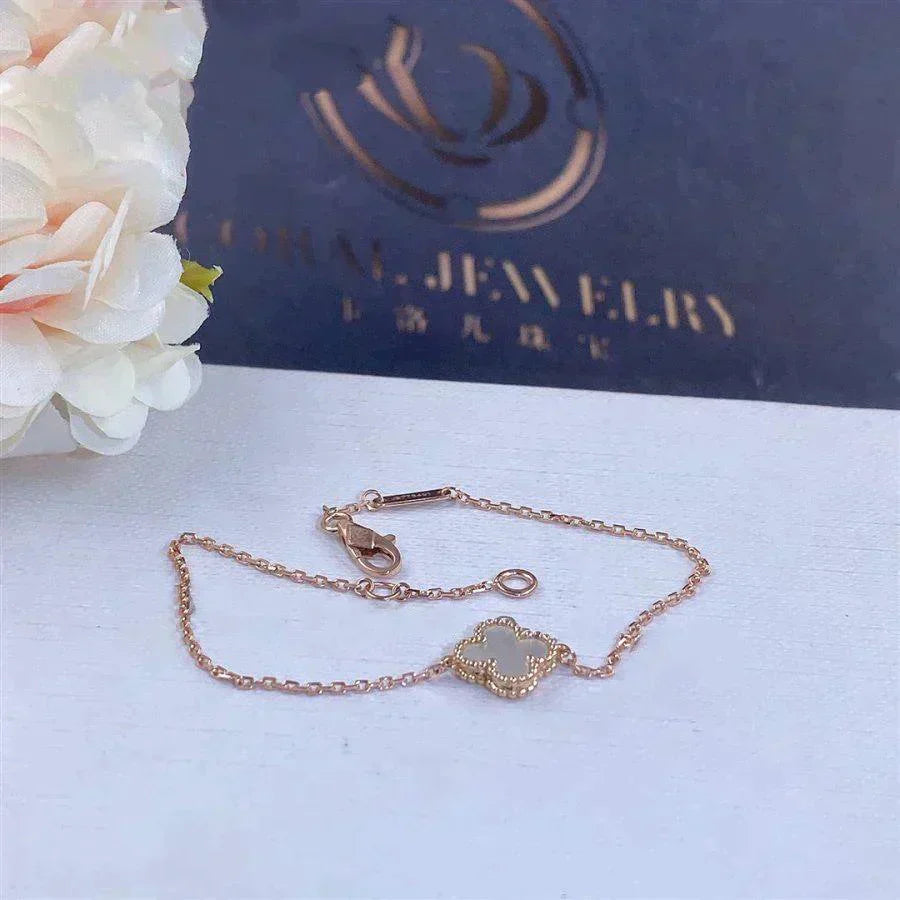 [Amore]CLOVER WHITE MOP SINGLE FLOWER BRACELET