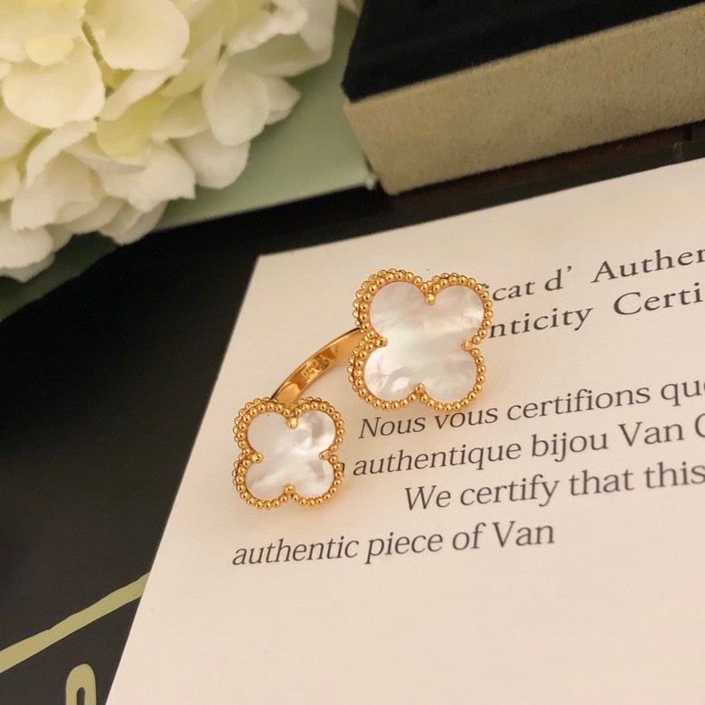 [Amore]CLOVER BETWEEN THE FINGER RING