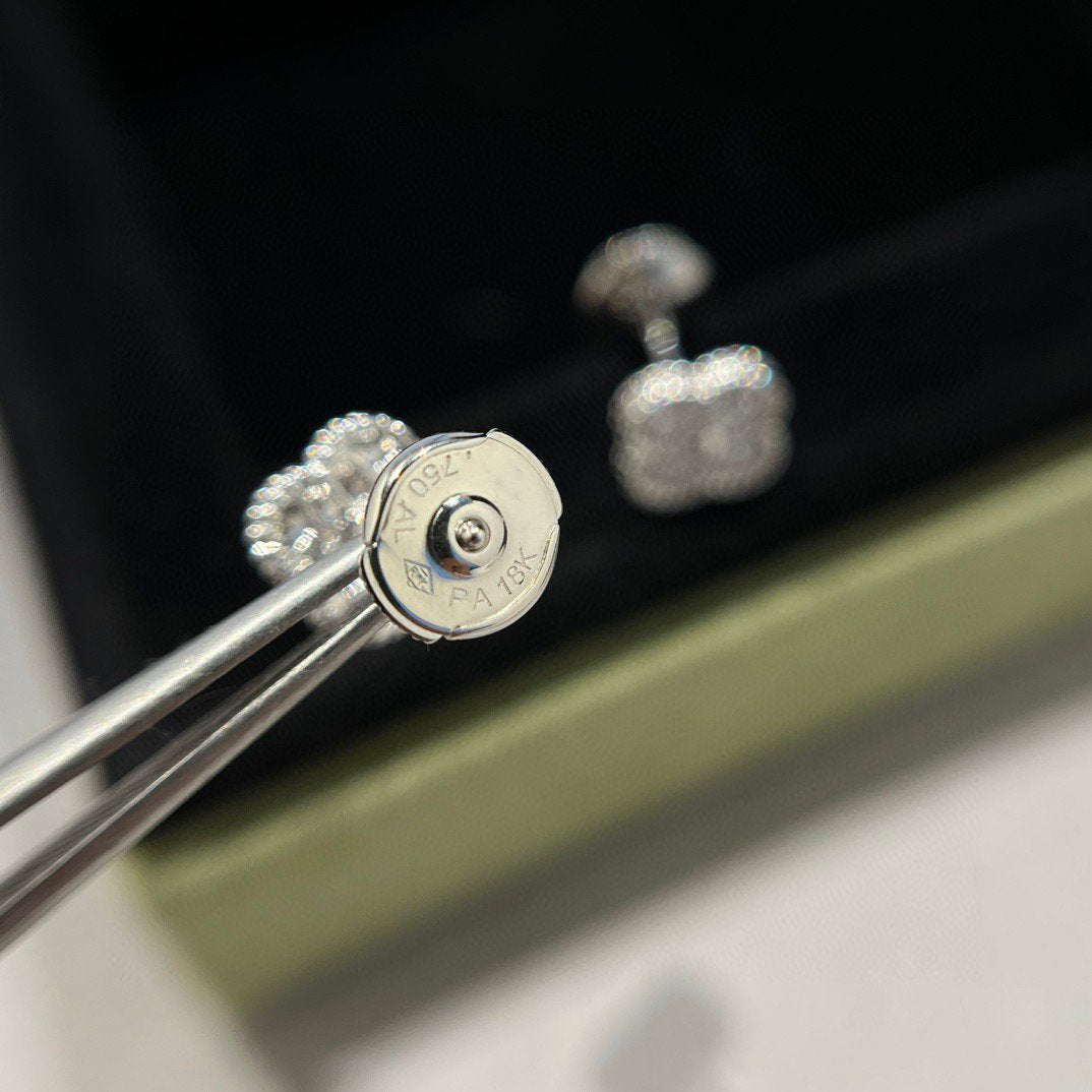 [Amore]CLOVER MINI DIAMOND STUD EARRINGS