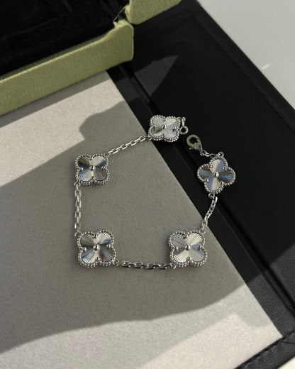 [Amore] CLOVER 5 MOTIF LASER BRACELET COLLECTION